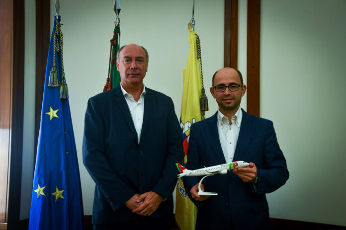 Mário Lobato de Faria, director-geral da Portugália, e Bruno Parreira, vice-presidente da Câmara Municipal de Sintra (foto: TAP)