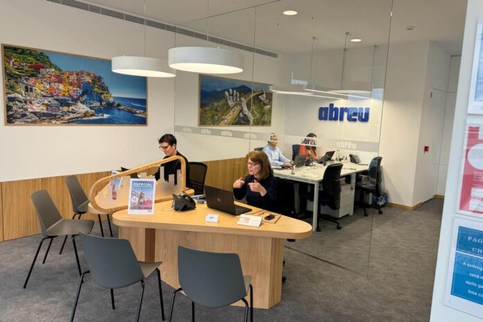 Centro de Negócios Abreu em Ponta Delgada, Açores