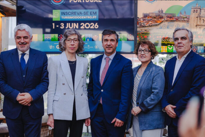 João Azevedo, presidente da Câmara Municipal de Viseu, Carla Salsinha, presidente do Turismo da Região de Lisboa, Rui Ventura, presidente da Turismo Centro de Portugal, Lídia Monteiro, vogal do conselho diretivo do Turismo de Portugal (Créditos: Turismo Centro de Portugal)